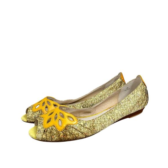 Shoes for Lovely People Yellow Floral Leather Canvas Peep Toe Flats Size 10 - Picture 1 of 10
